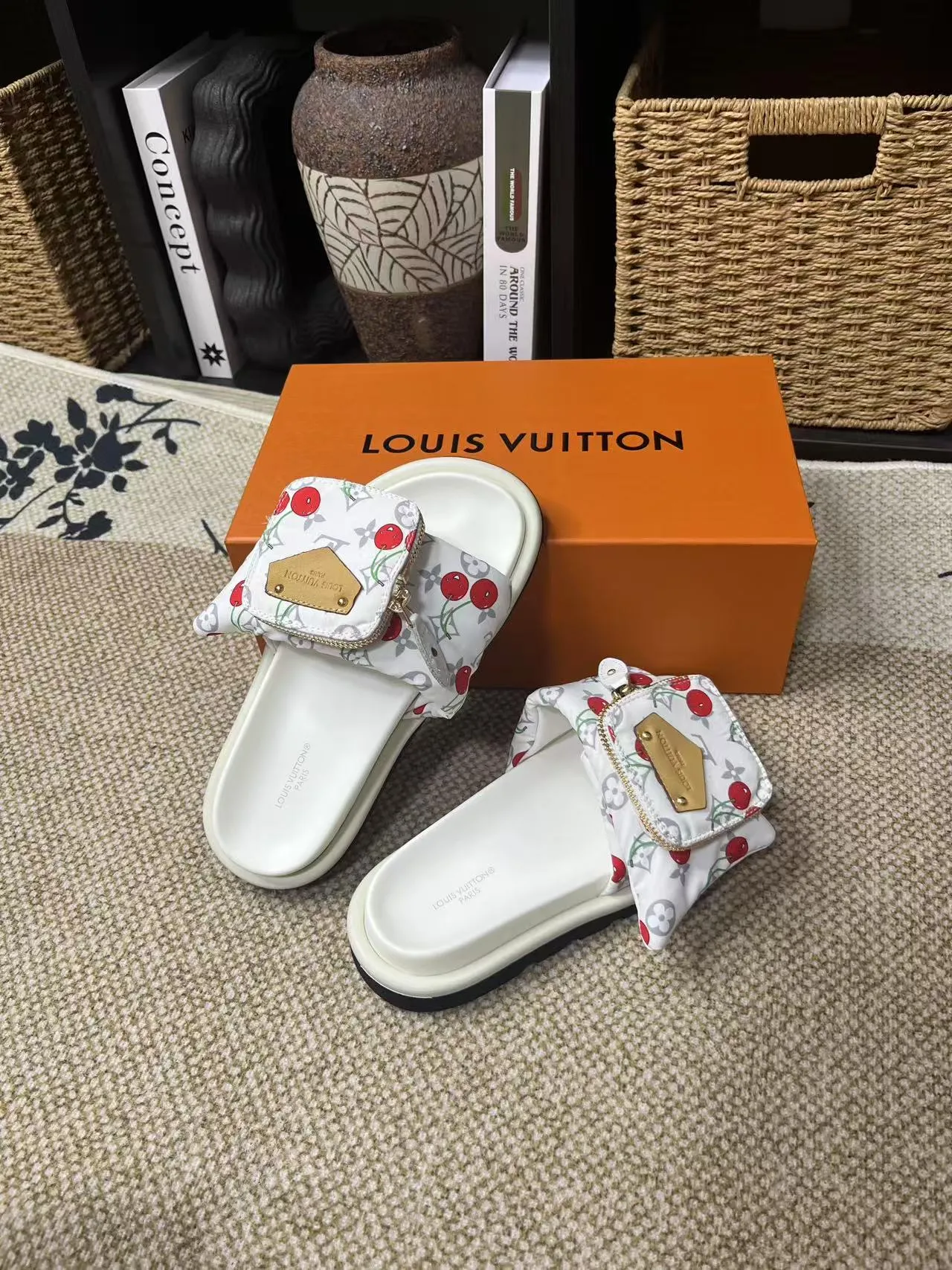 P380 yuan LV Louis Vuitton Full of high-end feel! A popular model among bloggers at home and abroad, it’s retro and fashionable, and looks stunning on your feet! Mainly recommended model on the official website★ ━━━━━ ЅᏇєєt ━━━━━ ▪️Upper: original calfskin ➕5D printing process ▪️Inner: imported mixed sheepskin ▪️Outsole: original molded foam outsole ▪️Size: Female 35-40 Men's 39-44 (women's 41 men's 45)